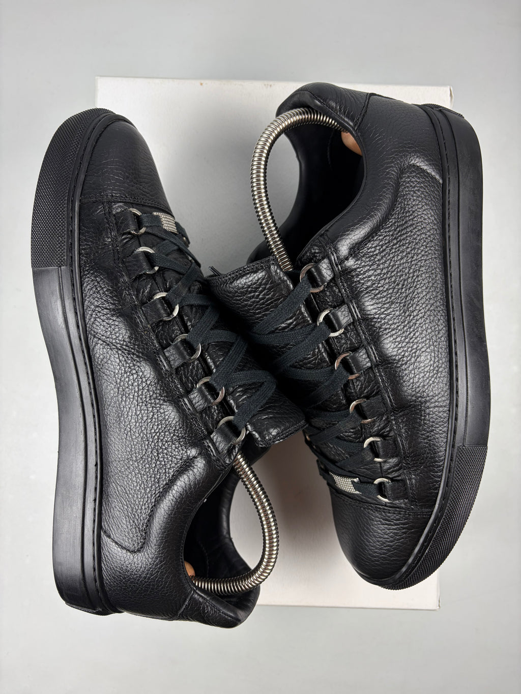 Balenciaga arena low - eu 41 / us 8 / uk 7.5 - black