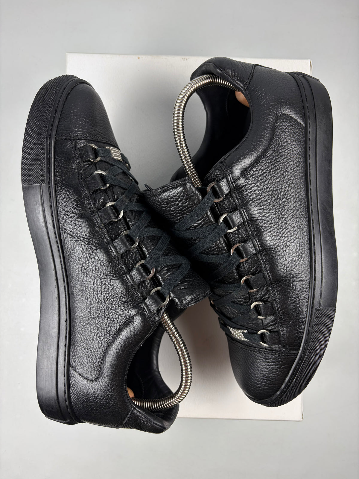 Balenciaga arena low - eu 41 / us 8 / uk 7.5 - black