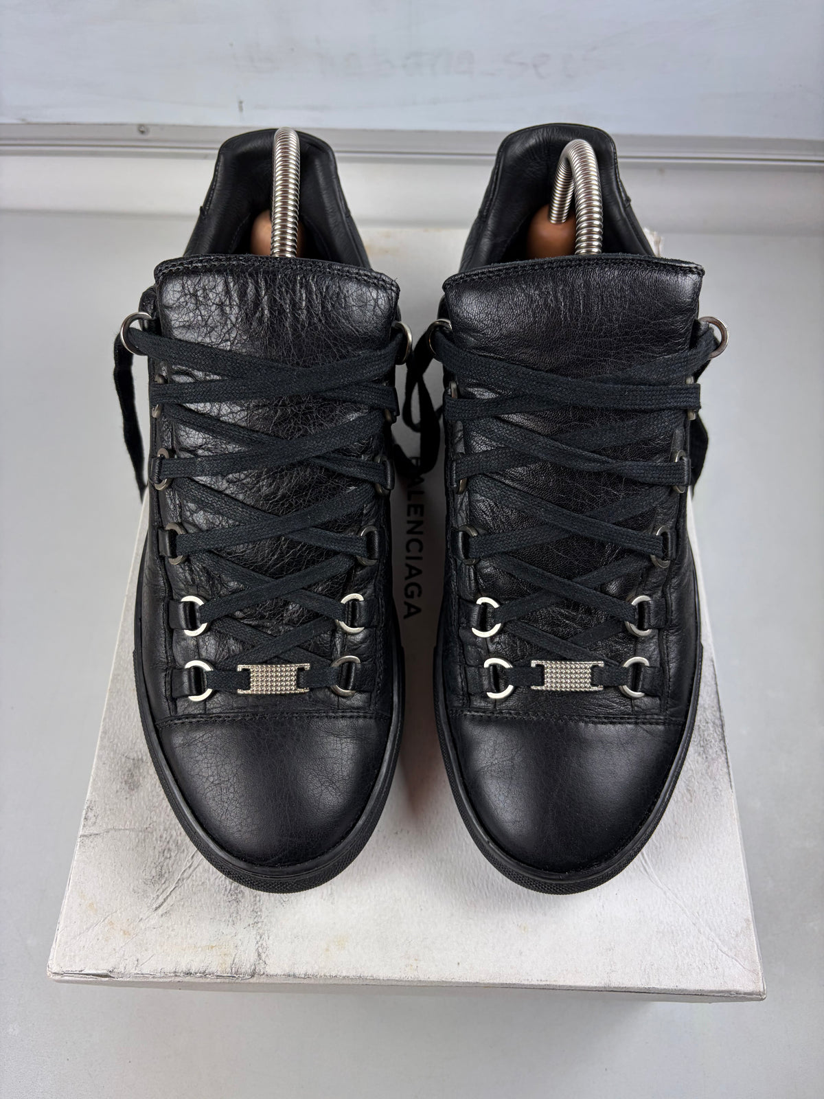 Balenciaga arena low - eu 41 / us 8 / uk 7.5 - black