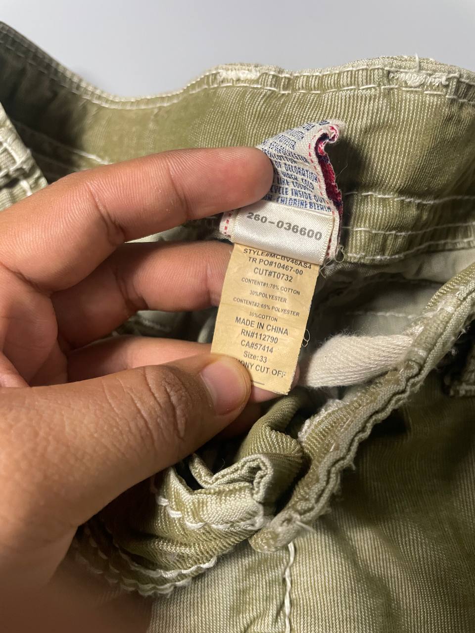 TRUE RELIGION CARGO SHORTS (33)