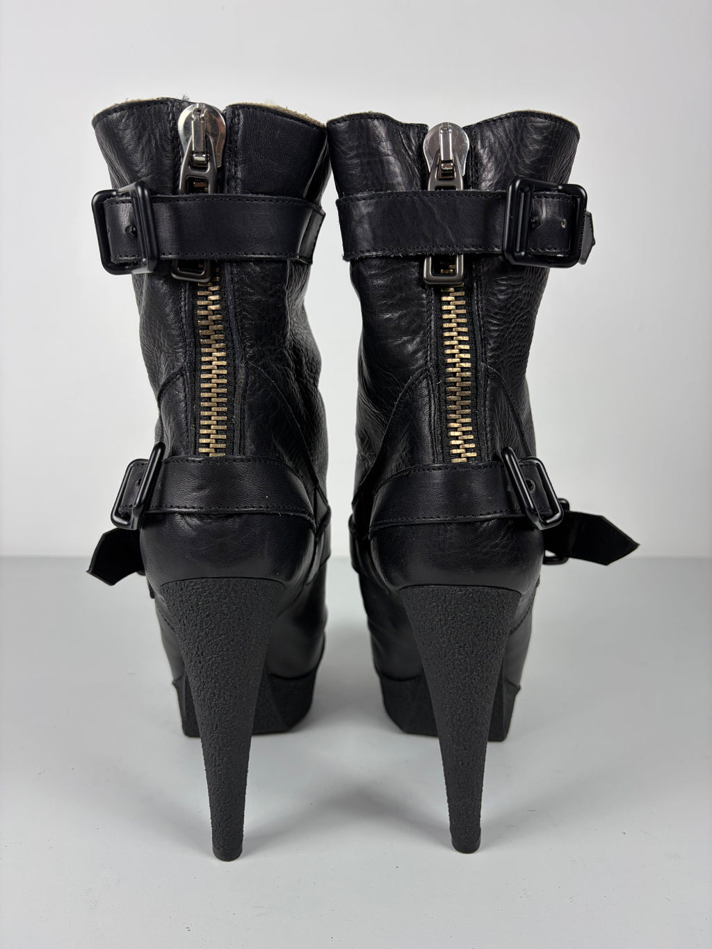 Burberry aviator fur boots - size 41 - black