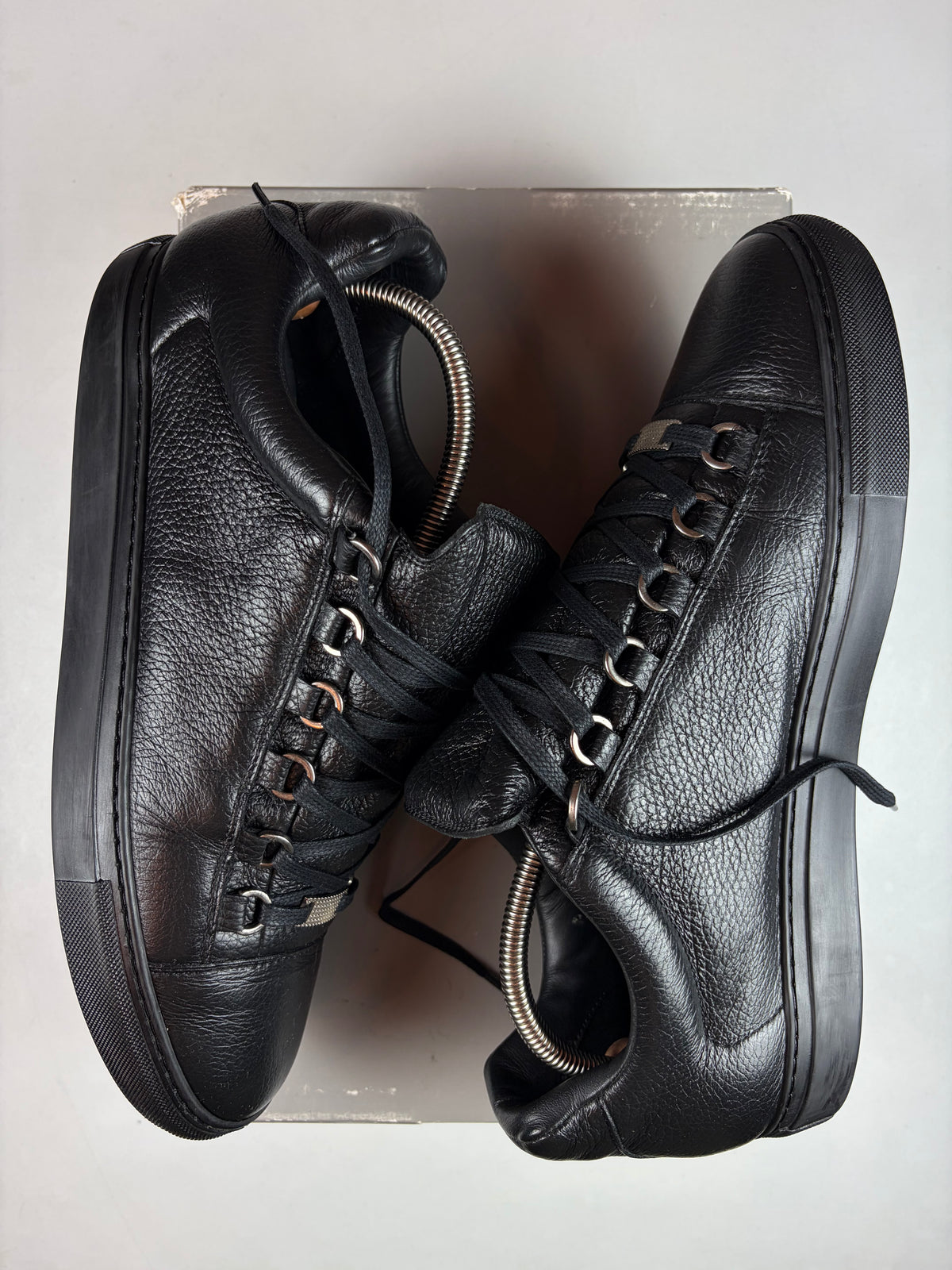 Balenciaga arena low grained leather - eu 43 / us 10 / uk 9 - black