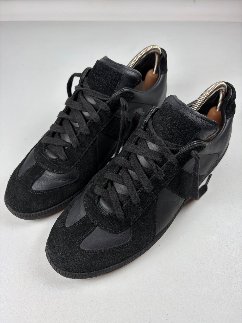 Maison Margiela Replica Black low gats - eu 43.5 / us 10.5 / uk 9.5 - black