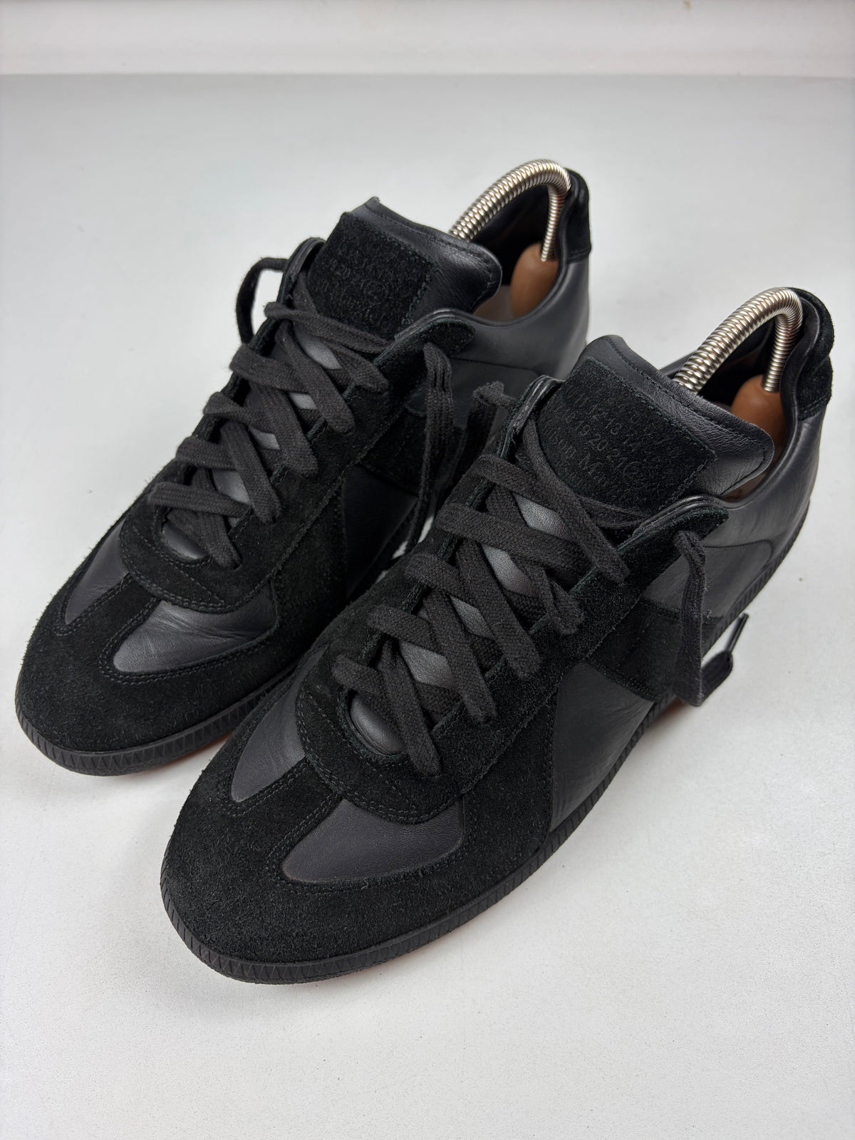 Maison Margiela Replica Black low gats - eu 43.5 / us 10.5 / uk 9.5 - black