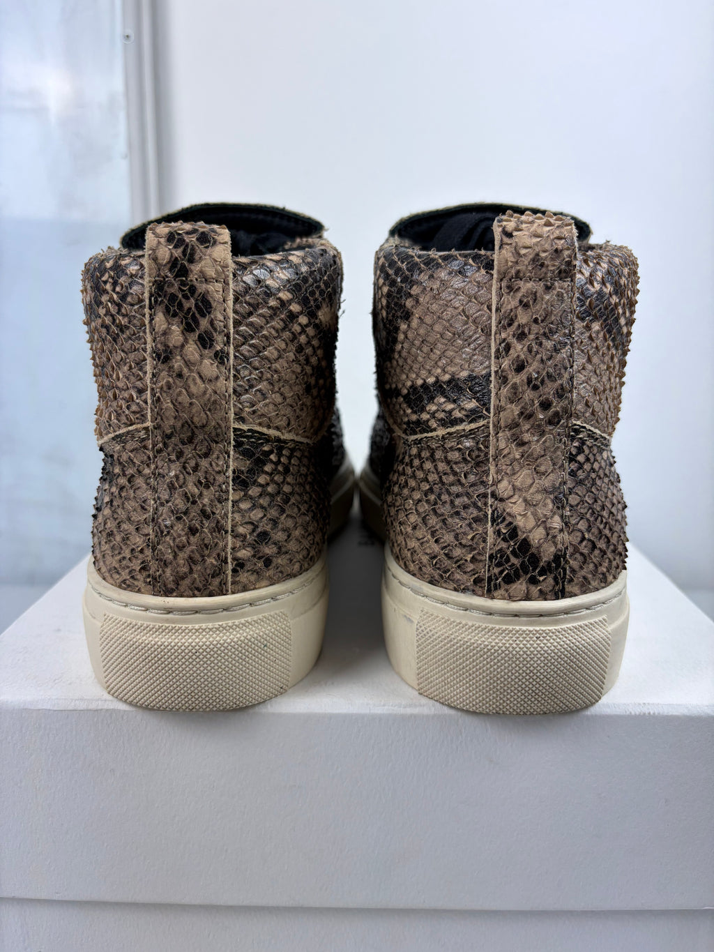 Balenciaga arena Python Skin high tops - eu 39 / us 6