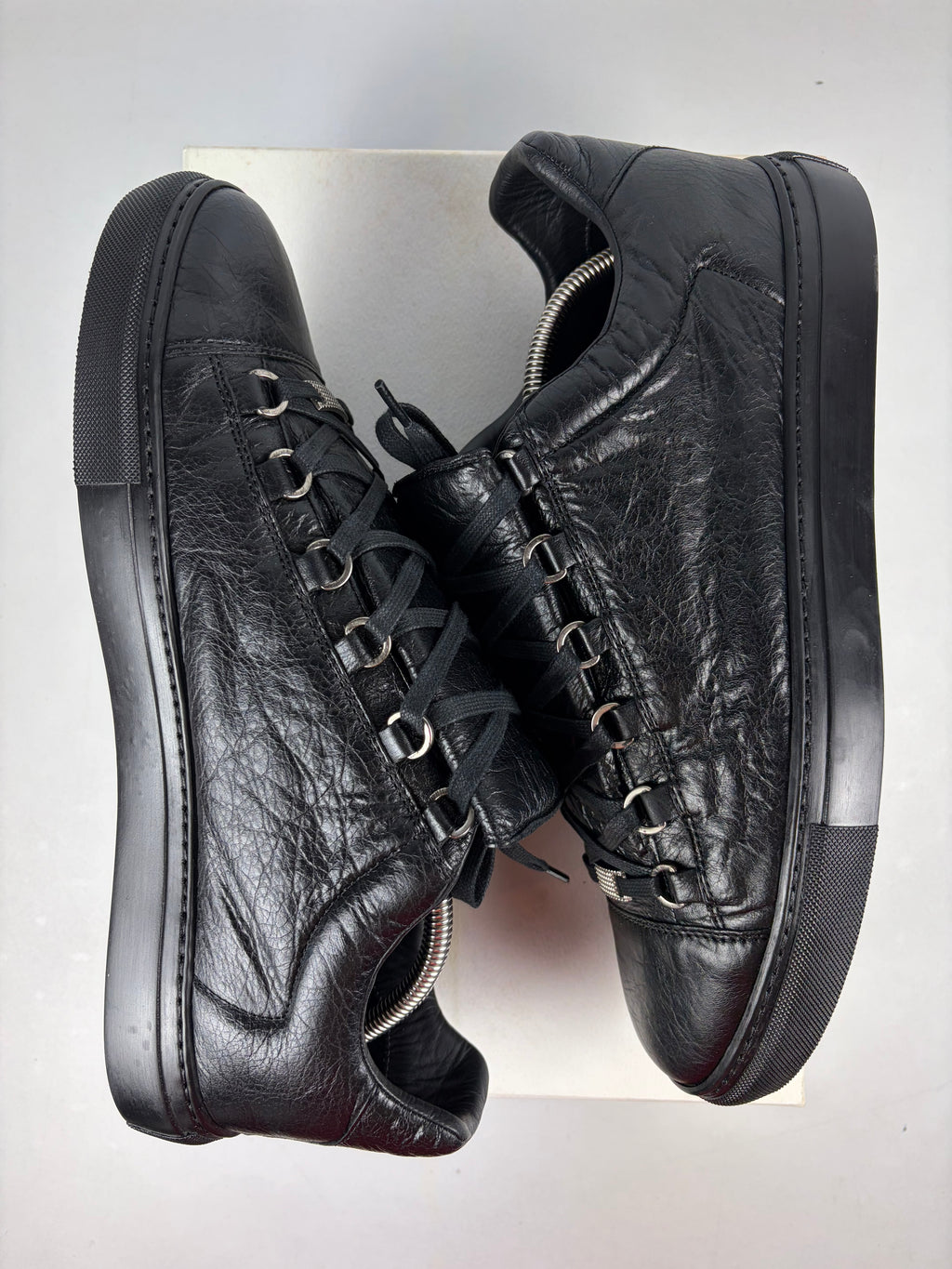 Balenciaga arena low grained leather - eu 44 / us 11 / uk 10 - black
