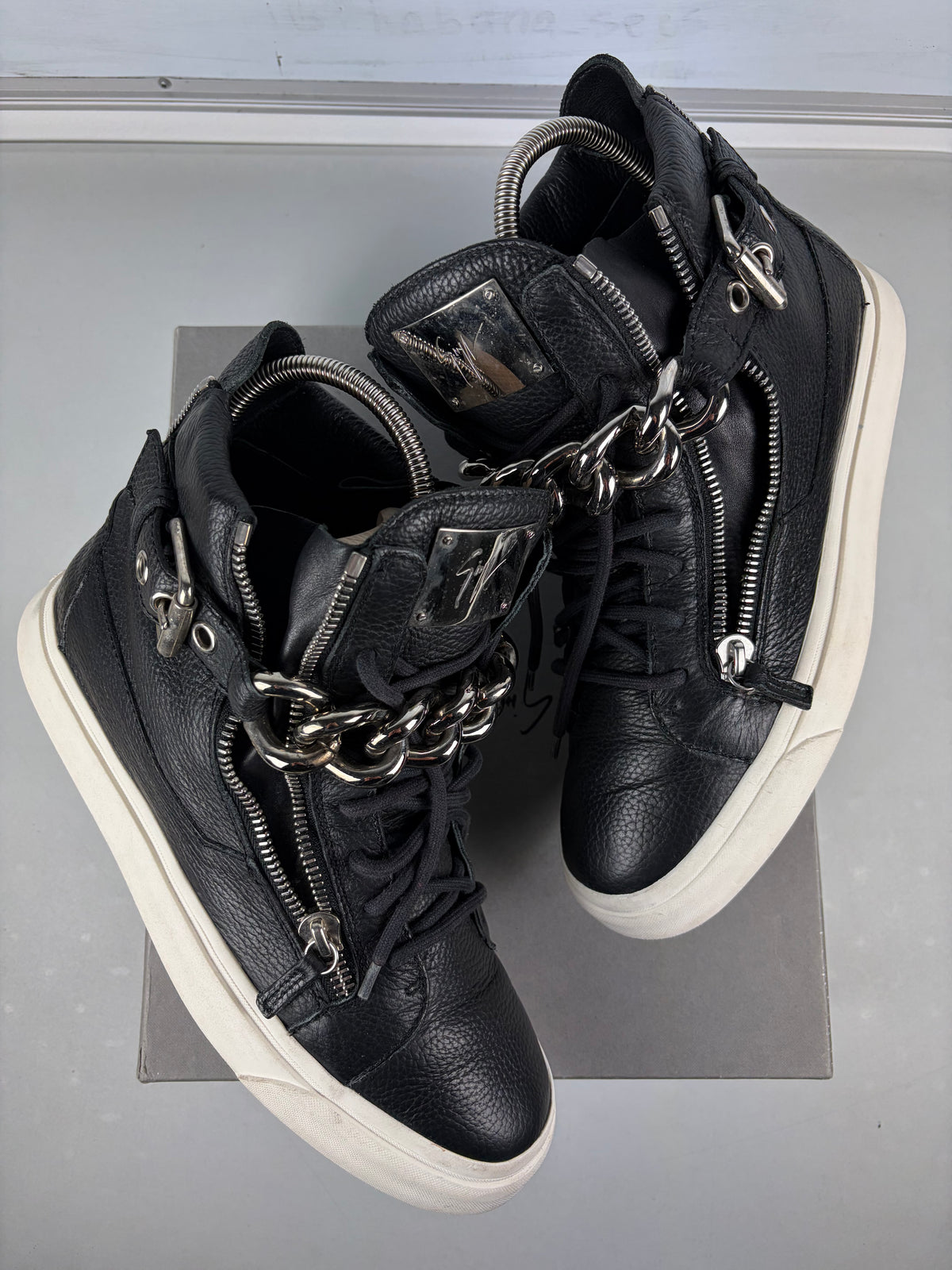Giuseppe Zanotti 'London' chain high tops - eu 44 / us 11 / uk 10 - black