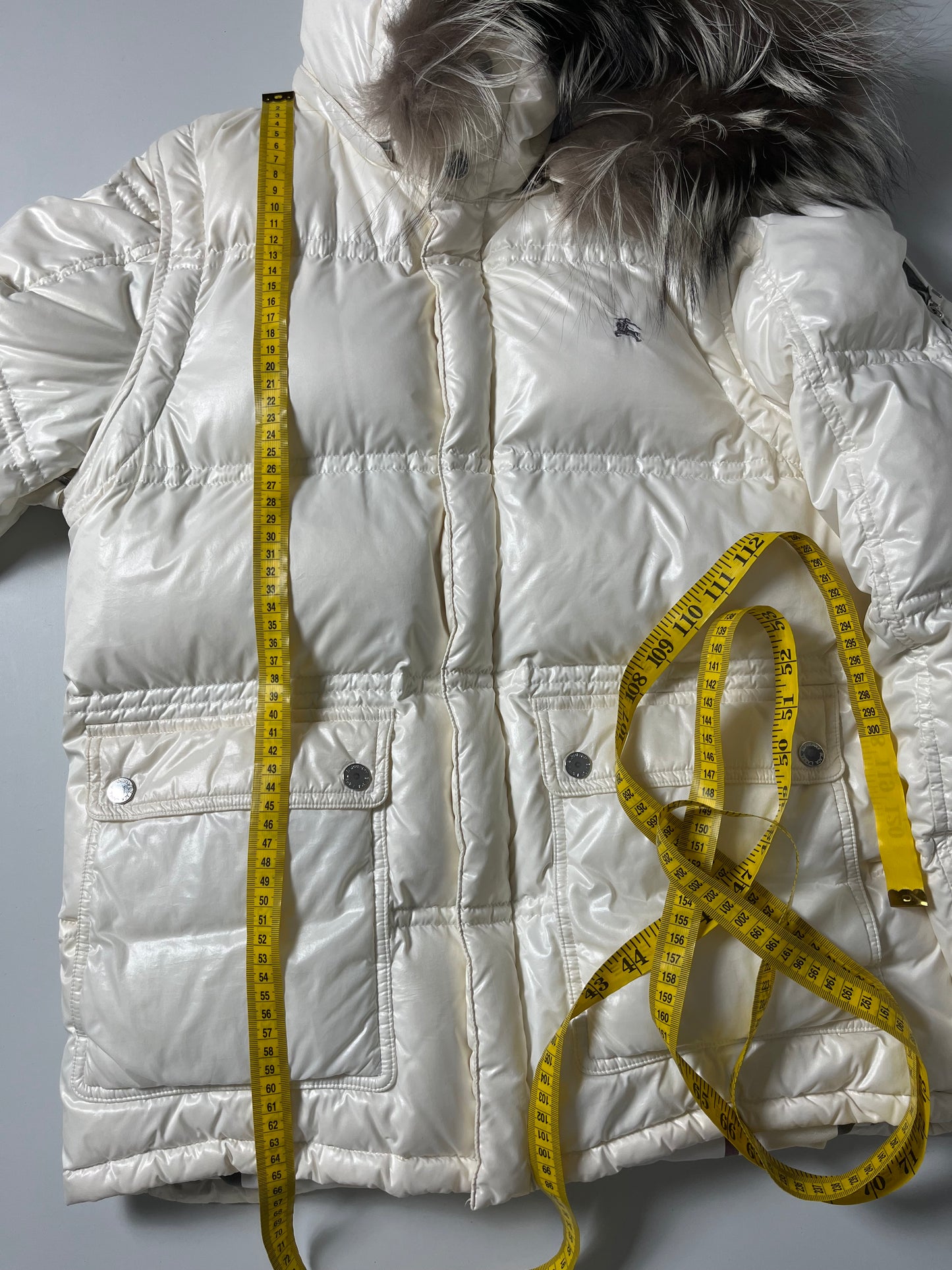 00’s BURBERRY made in Japan real fur down jacket (M/L) - white