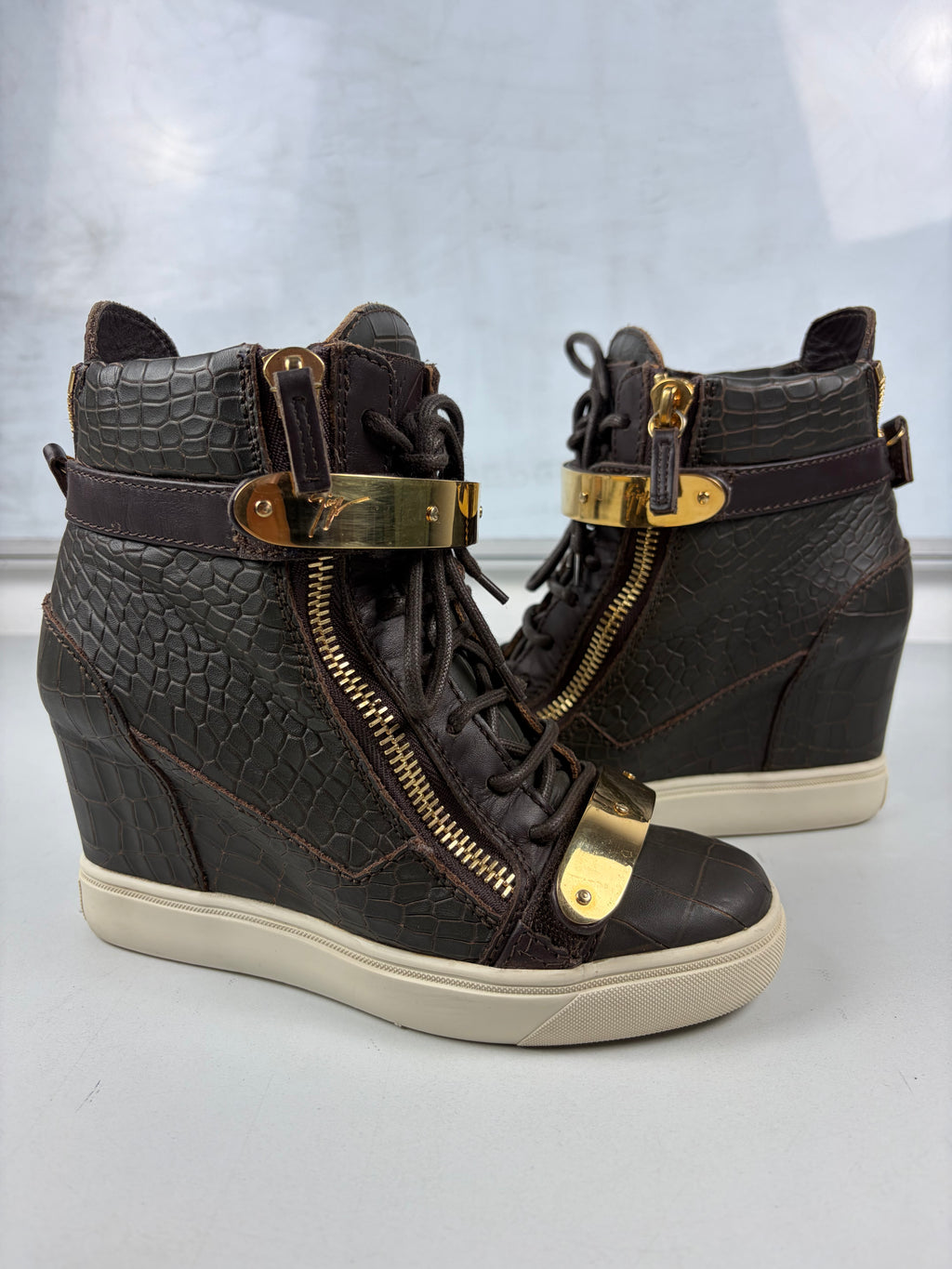 Giuseppe Zanotti dark green croc-embossed leather wedges - eu 37.5 / us 7.5 / uk 4.5