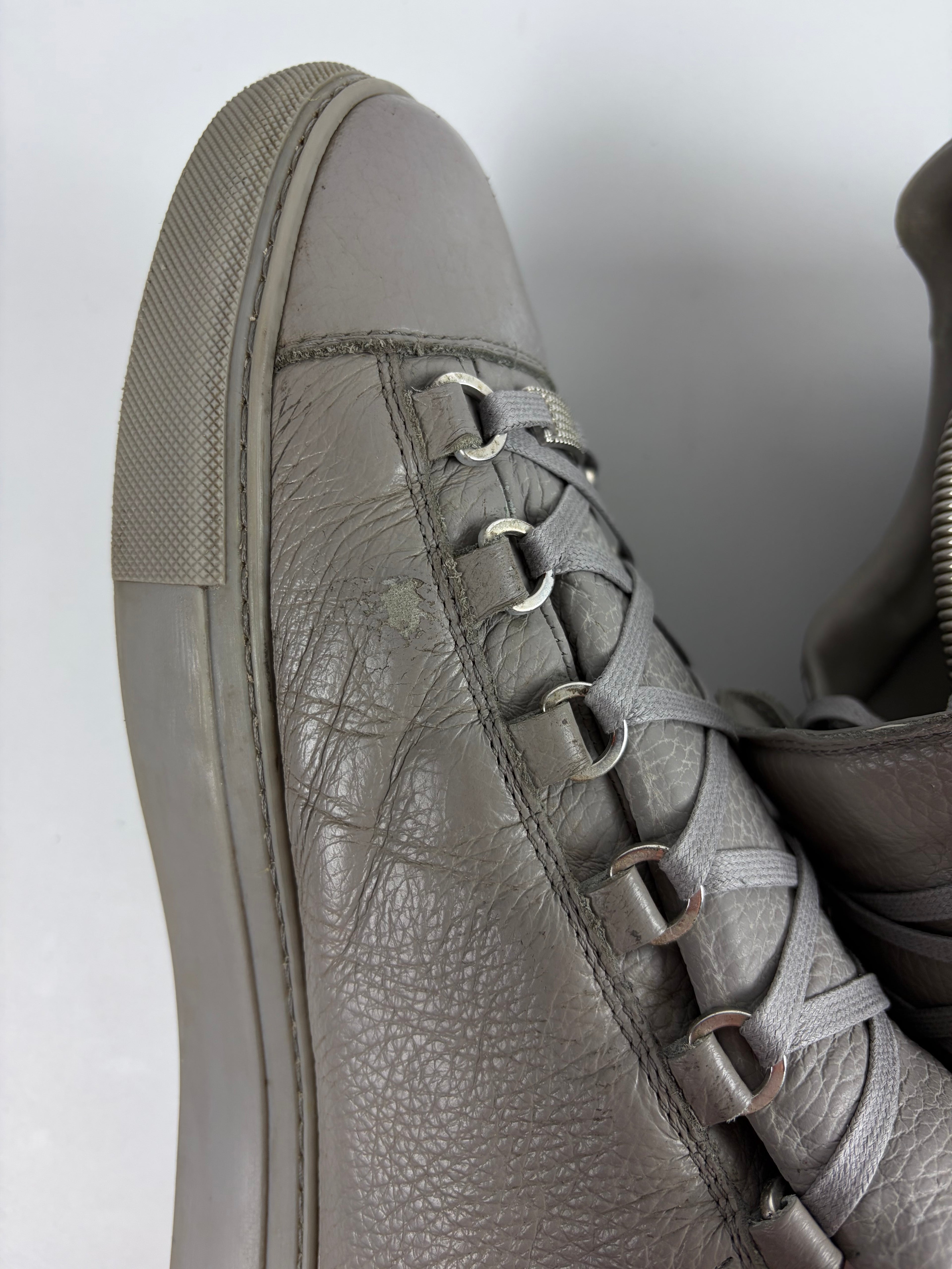 Balenciaga arena low - eu 43 / us 10 - grey