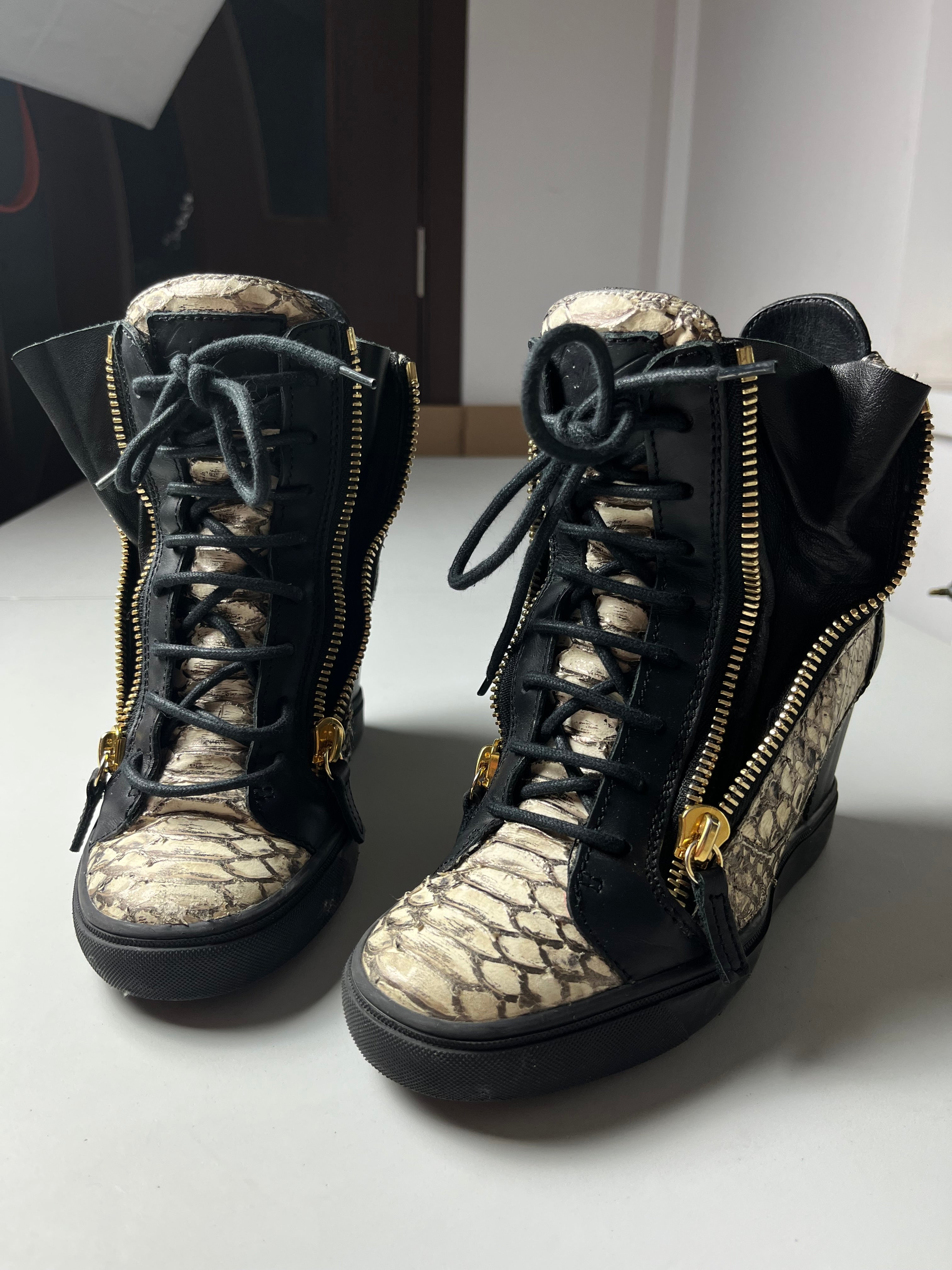 Giuseppe Zanotti Coby python embossed leather wedge sneakers - Eu 38