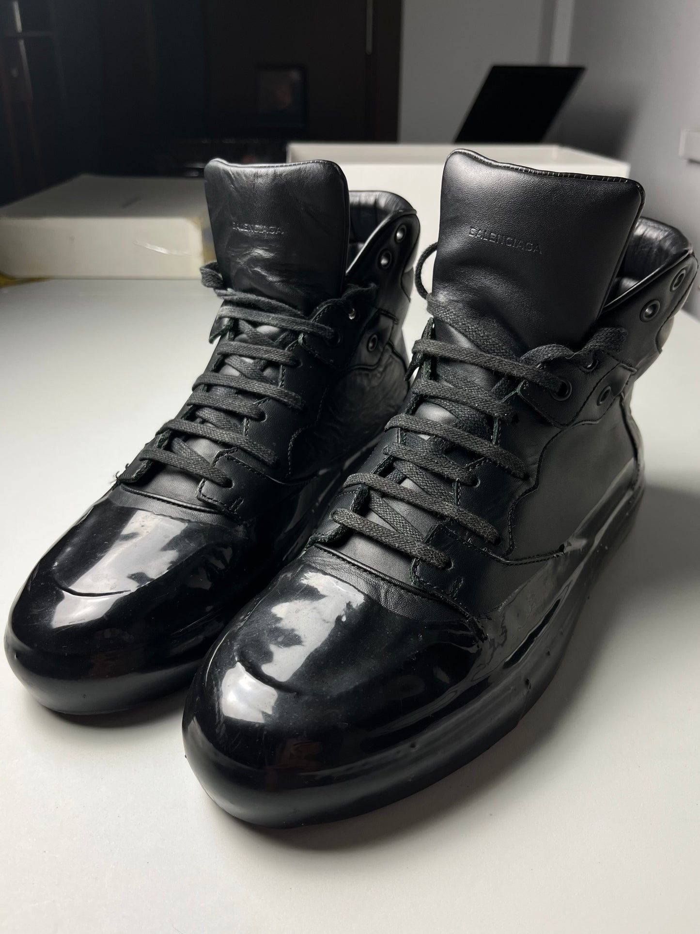 Balenciaga high top leather sneakers - EU 42 - black