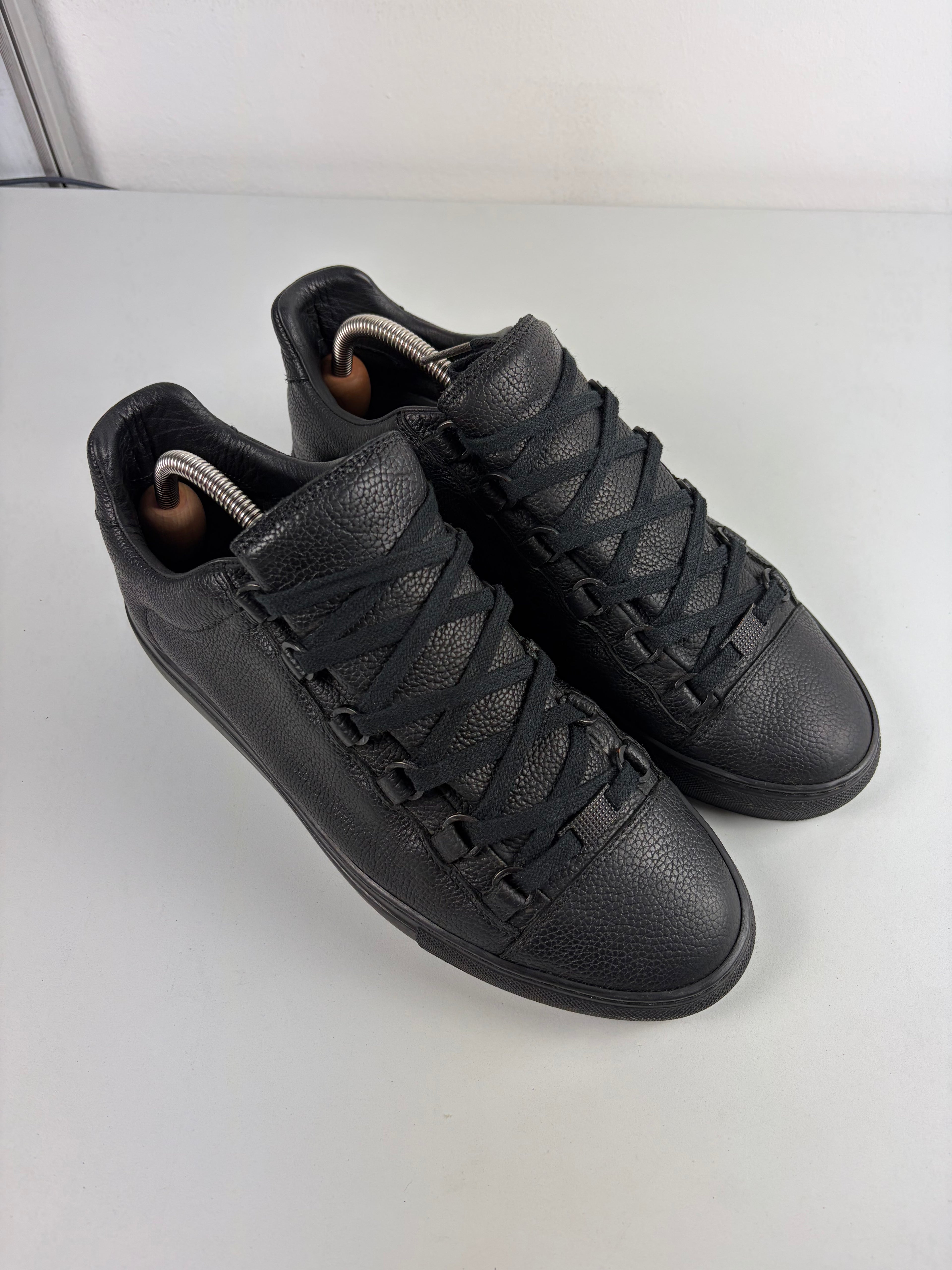 Balenciaga arena low - eu 41 / us 8 - black