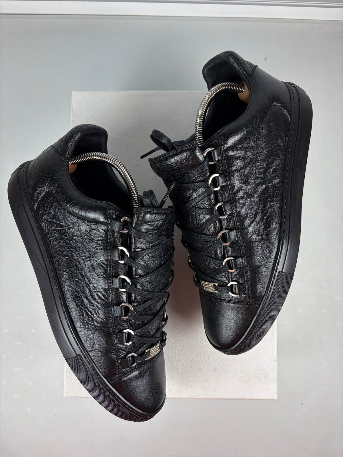 Balenciaga arena low - eu 41 / us 8 / uk 7 - black