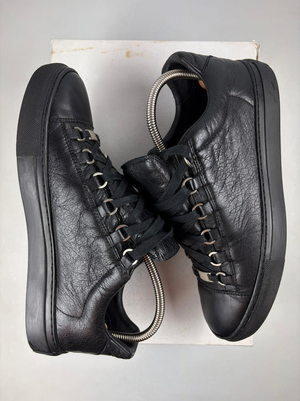 Balenciaga arena low - eu 41 / us 8 / uk 7.5 - black
