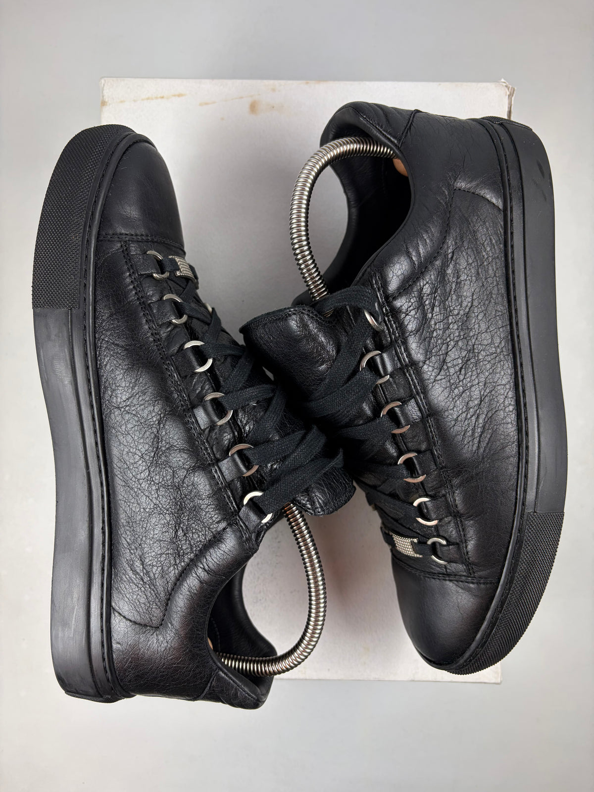 Balenciaga arena low - eu 41 / us 8 / uk 7.5 - black