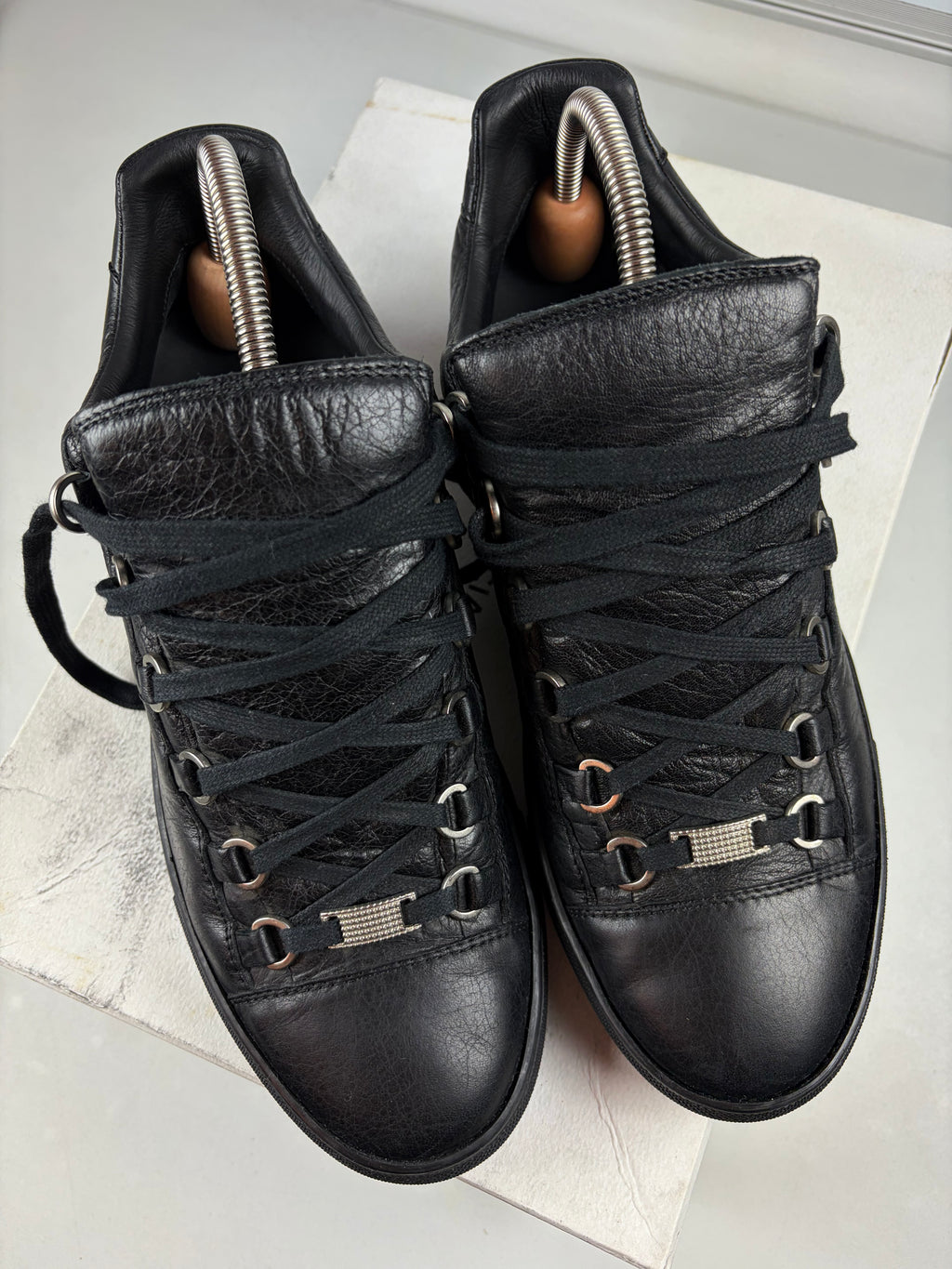 Balenciaga arena low - eu 41 / us 8 / uk 7.5 - black