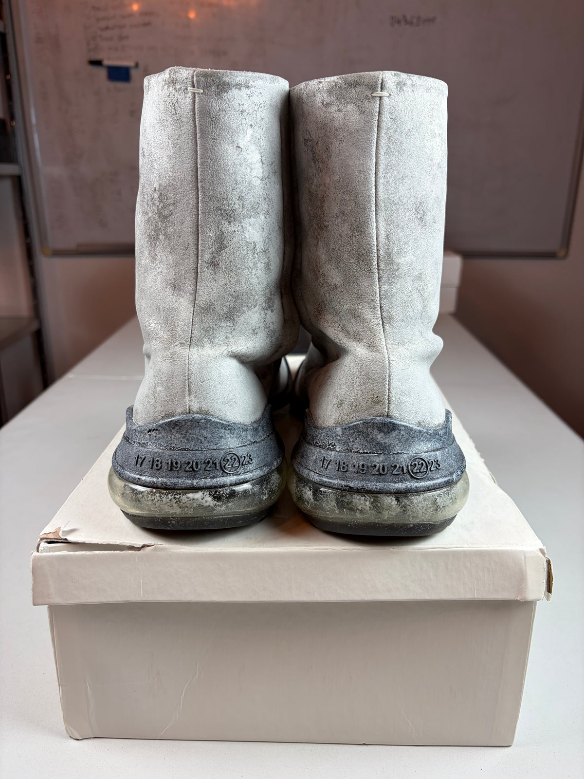Maison Margiela Tabi Airbag painted leather boots - eu 44 / us 11 / uk 10 - grey - brand new