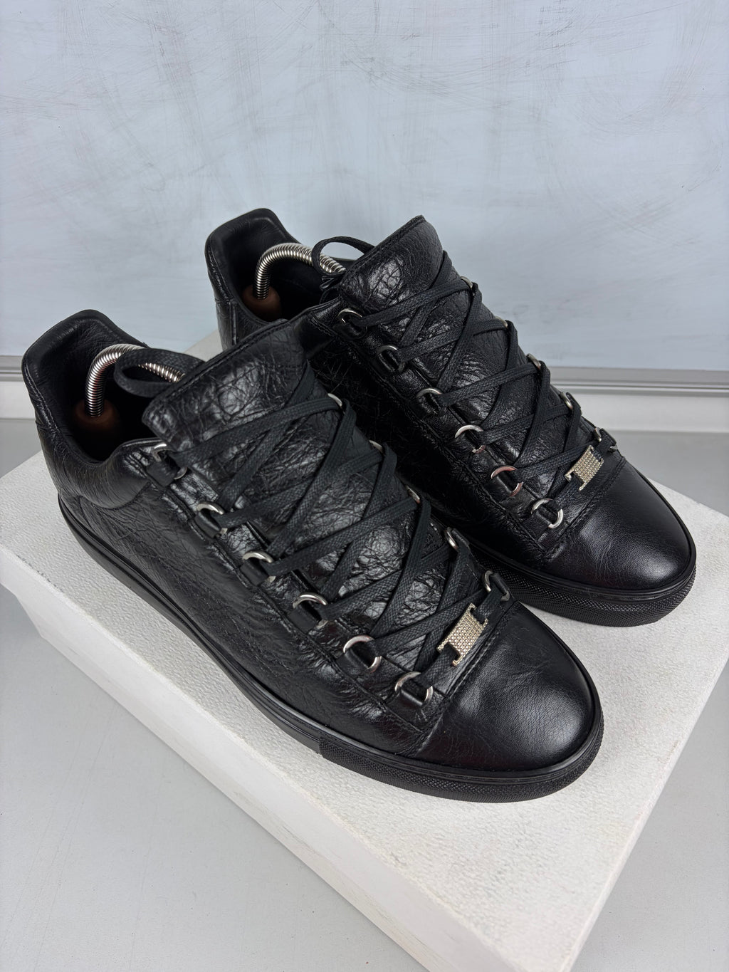 Balenciaga arena low - eu 41 / us 8 / uk 7 - black