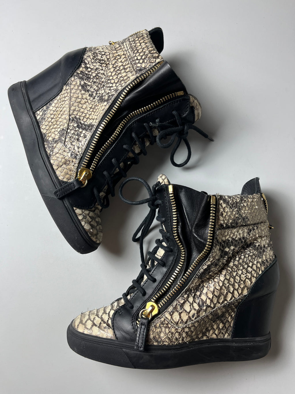 Giuseppe Zanotti Coby python embossed leather wedge sneakers - Eu 38