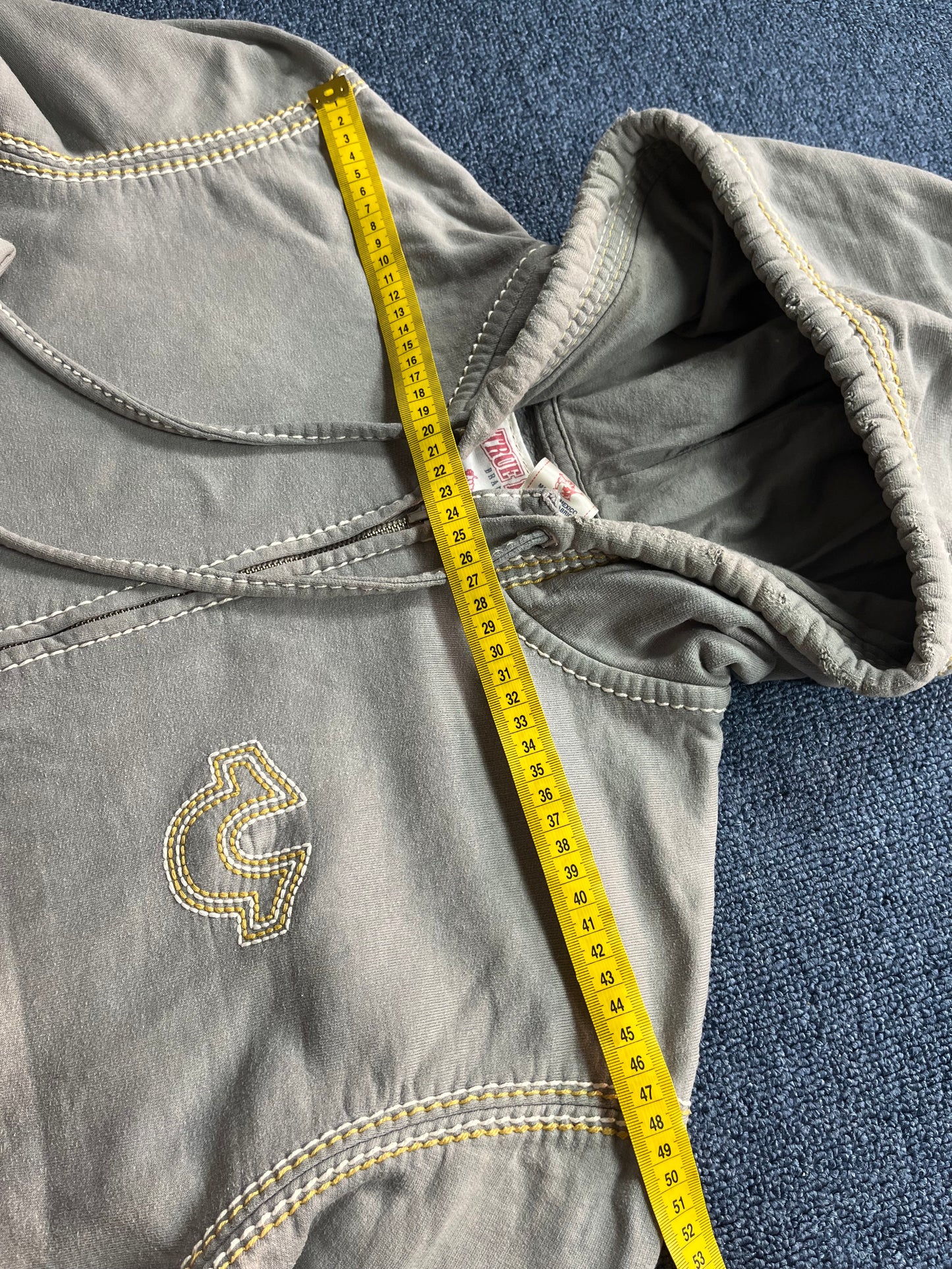 TRUE RELIGION ZIP UP HOODIE (M)