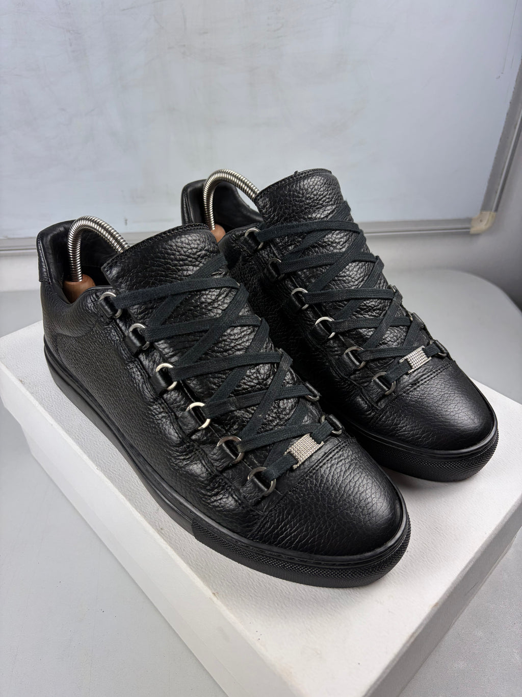 Balenciaga arena low - eu 41 / us 8 / uk 7.5 - black