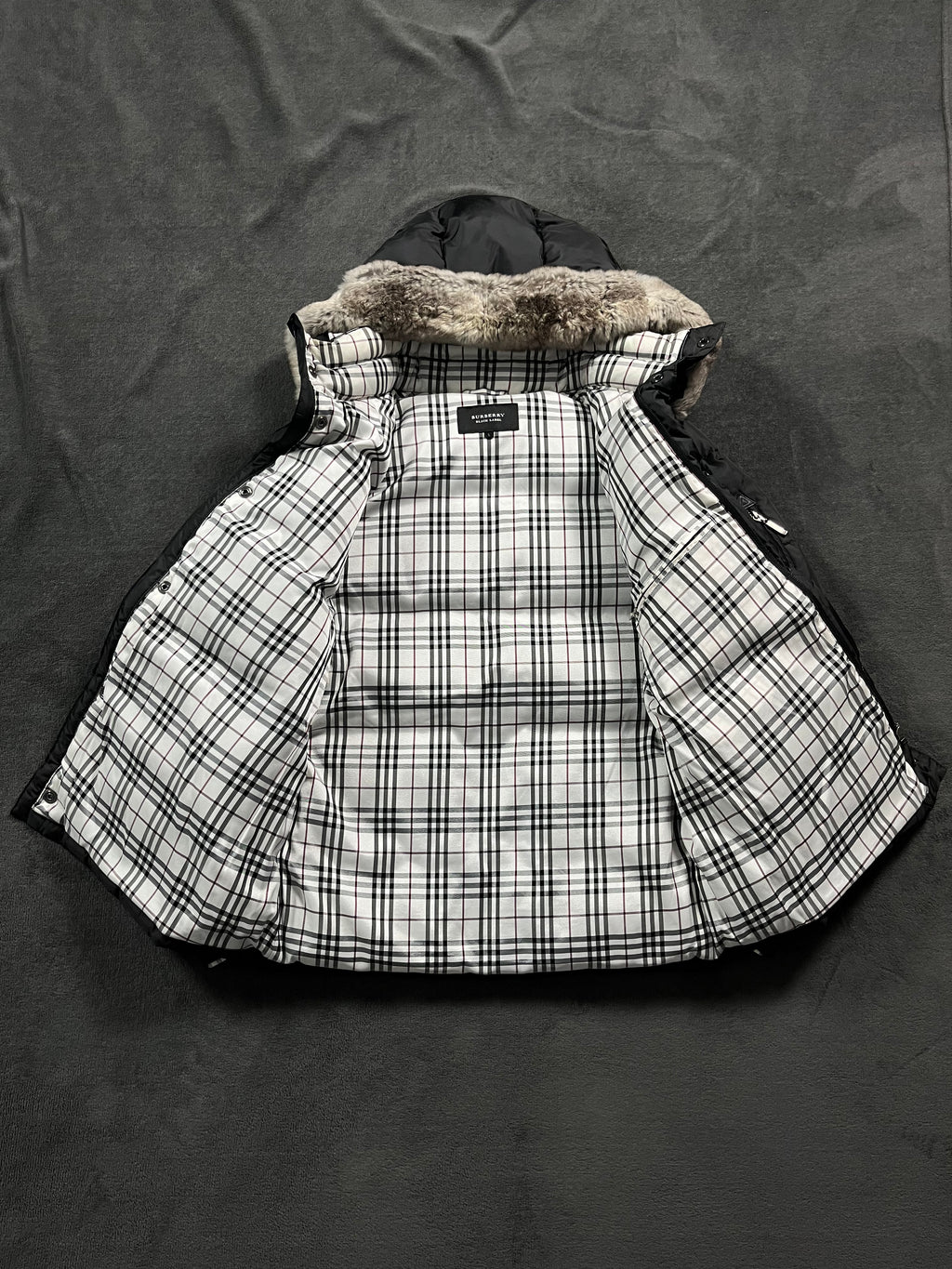 00’s BURBERRY made in Japan real fur down jacket (L)