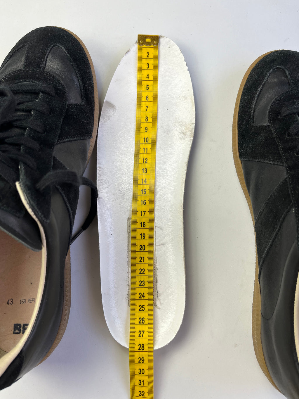 Maison Margiela black gats - Eu 43 - black