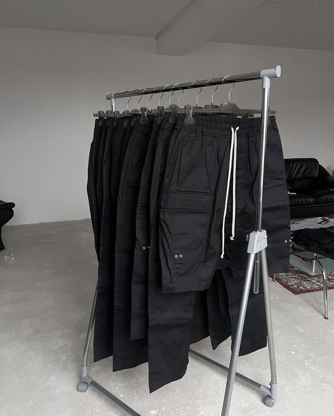 RICK OWENS CARGO CROPPED PANTS - size 46 - black