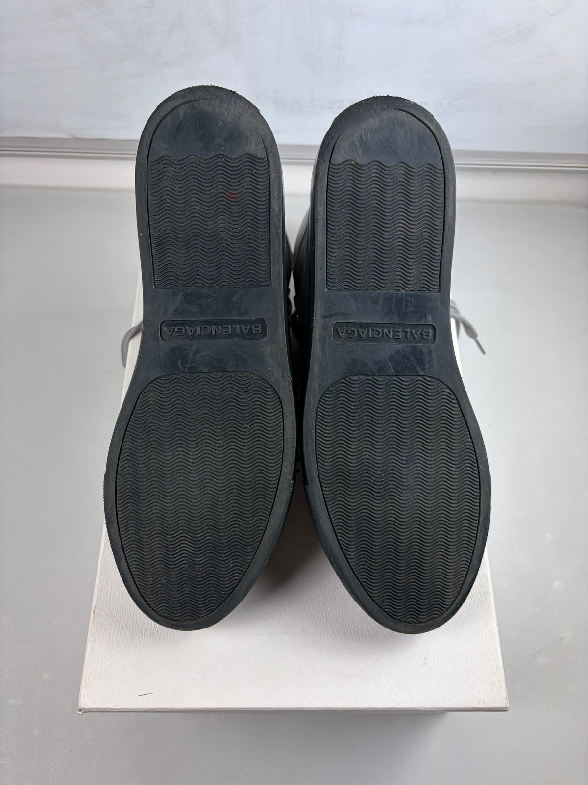 Balenciaga arena high tops - eu 42 / us 9 - white