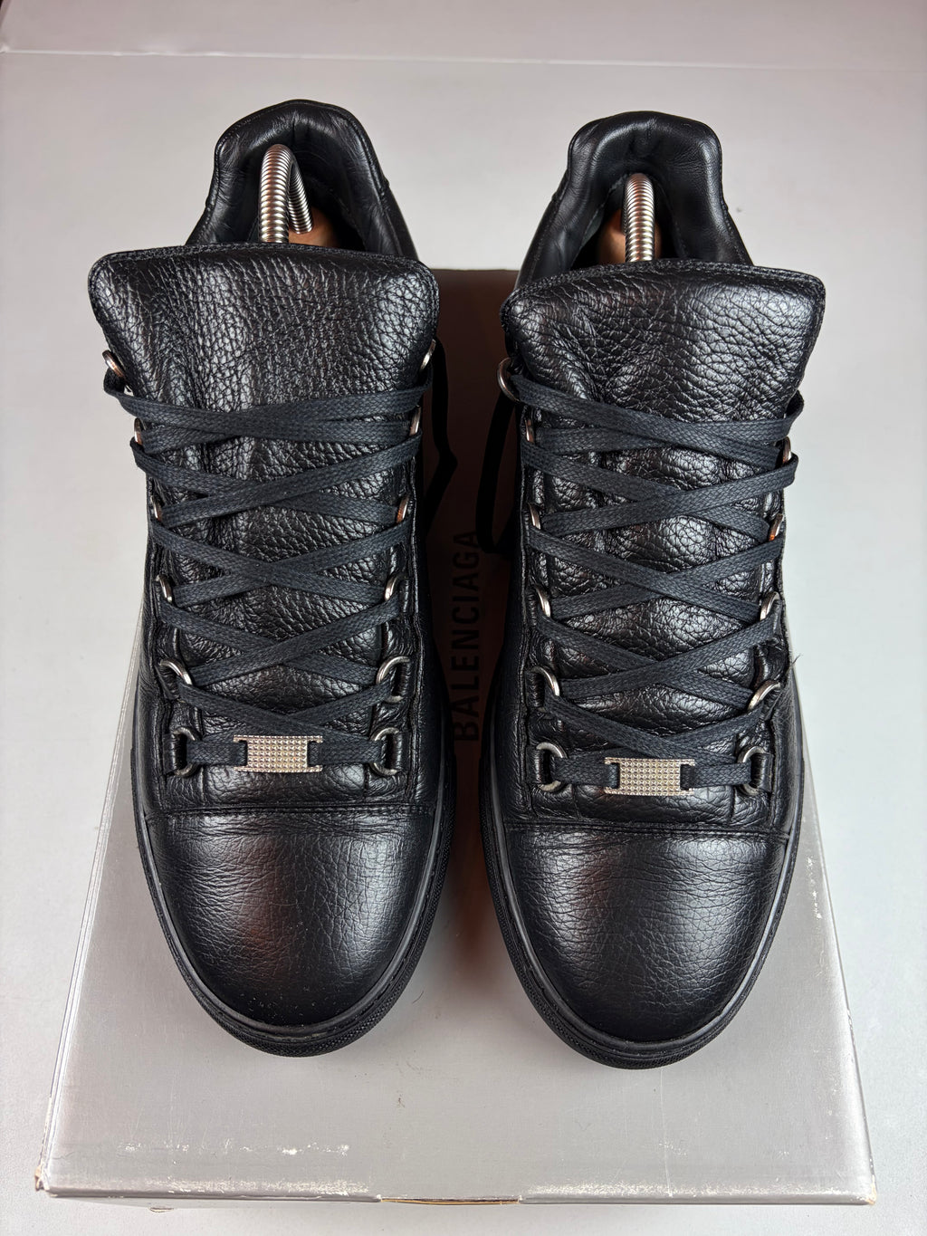 Balenciaga arena low grained leather - eu 43 / us 10 / uk 9 - black