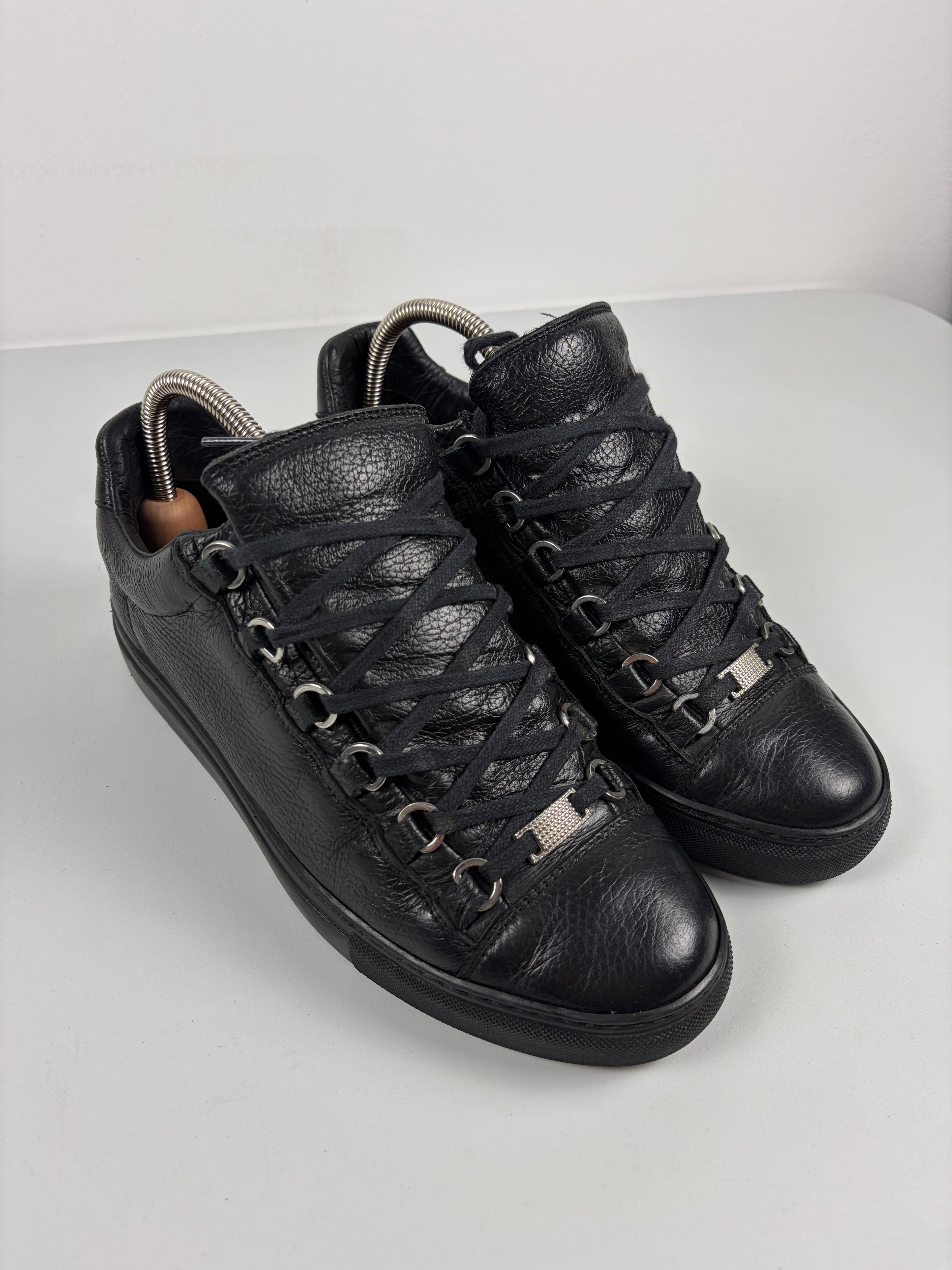 Balenciaga arena low - eu 40 / us 7 - black