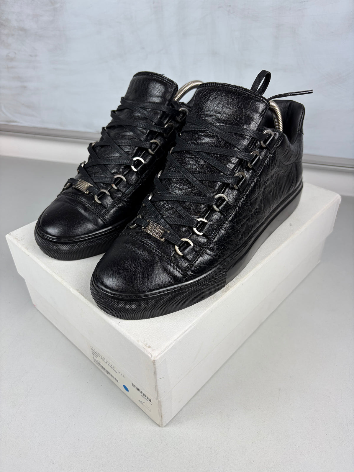 Balenciaga arena low - eu 40 / us 7 / uk 6 - black