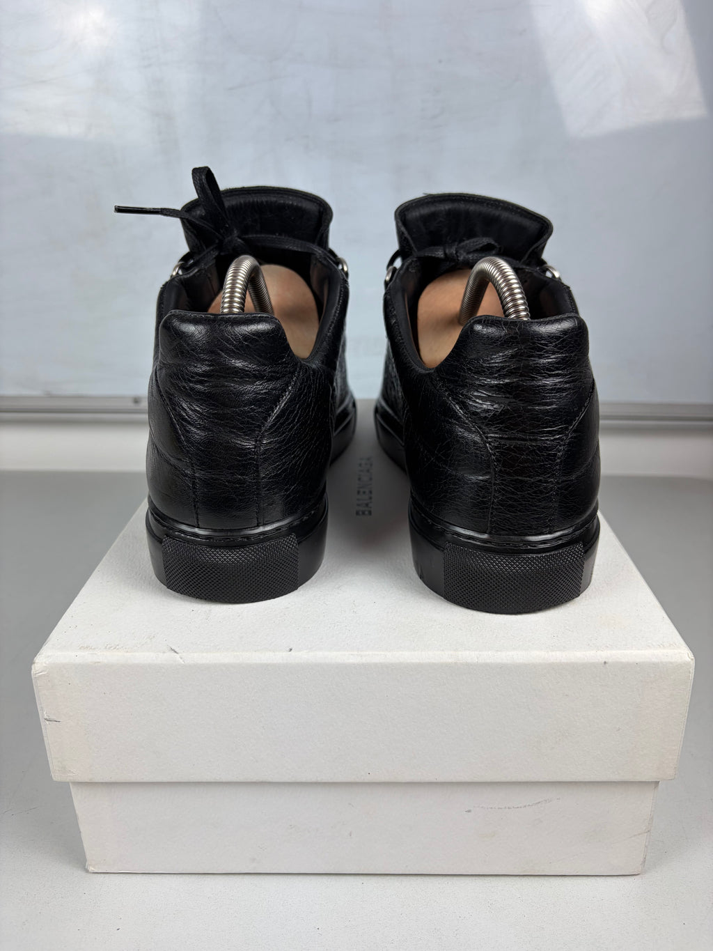 Balenciaga arena low - eu 40 / us 7 / uk 6 - black