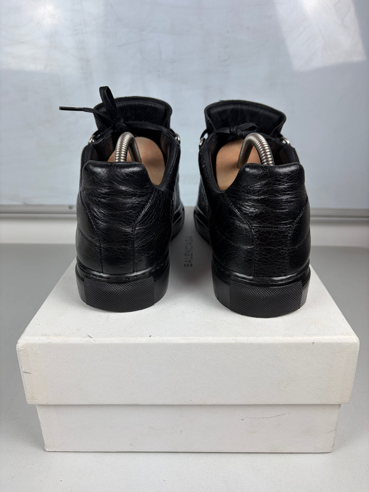 Balenciaga arena low - eu 40 / us 7 / uk 6 - black