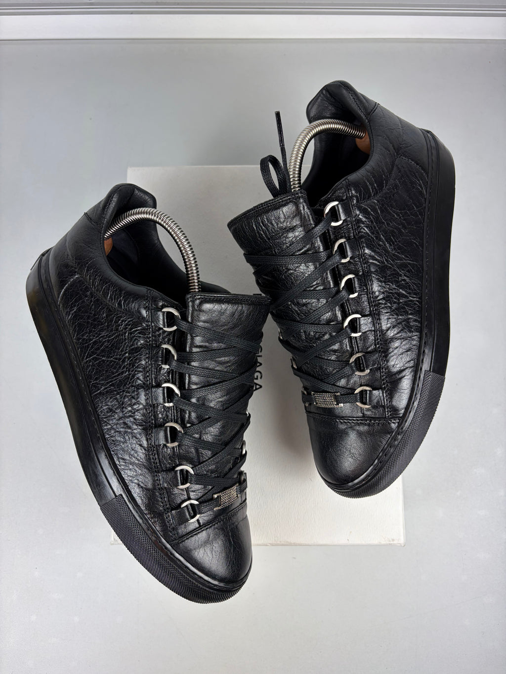 Balenciaga arena low - eu 40 / us 7 / uk 6 - black
