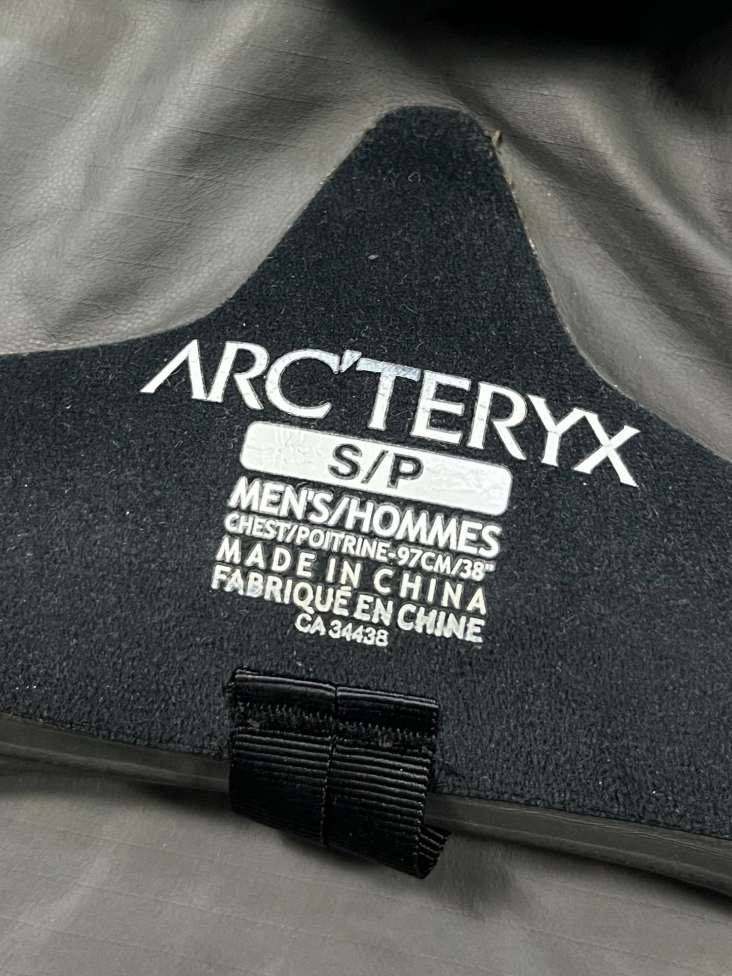 2014 ARCTERYX GORE-TEX JACKET (S)